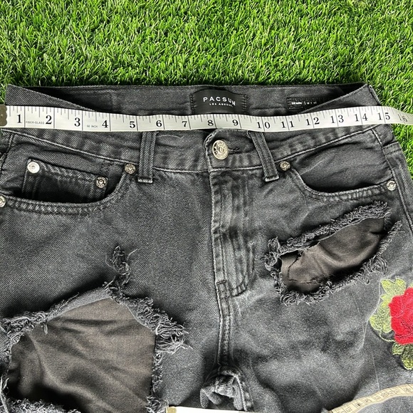 PACSUN Black Distressed Roses Jeans size 30 - Picture 4 of 12